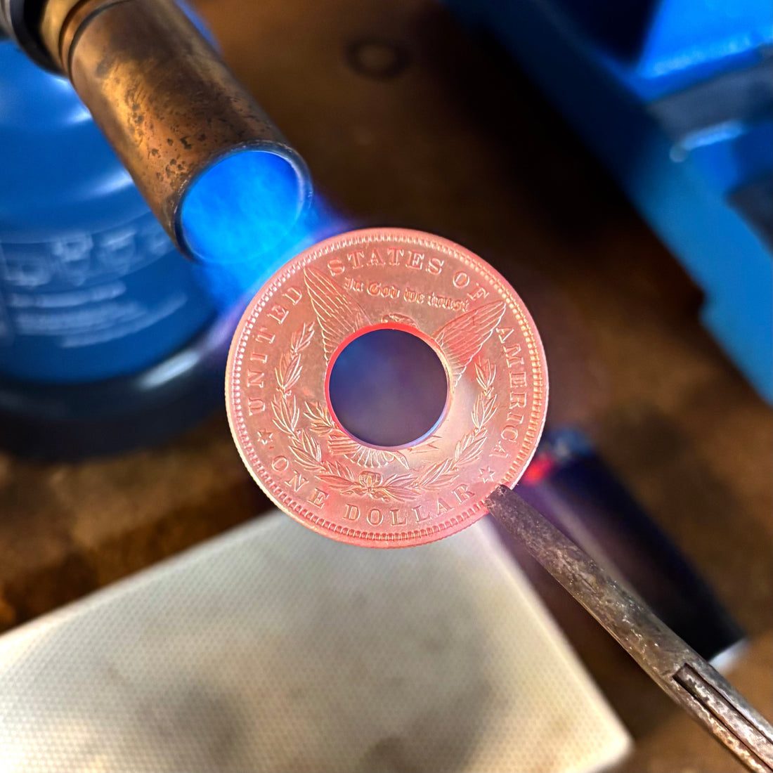 Bague en pièce de monnaie : fabrication artisanale en France