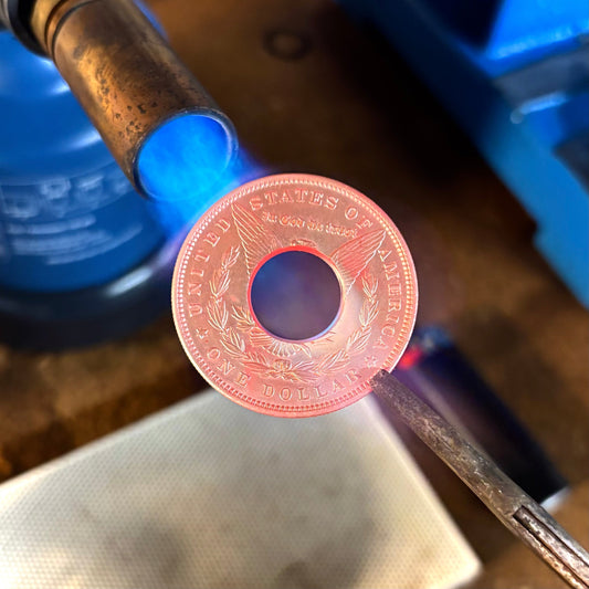 Bague en pièce de monnaie : fabrication artisanale en France