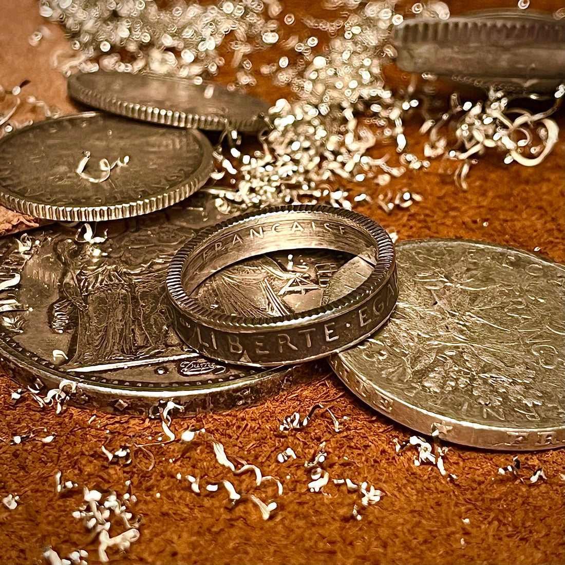 L’origine des bagues en pièces de monnaie, entre mémoire et artisanat
